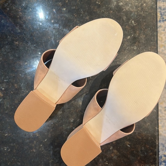 Brand new low heel sandals - Picture 3 of 4